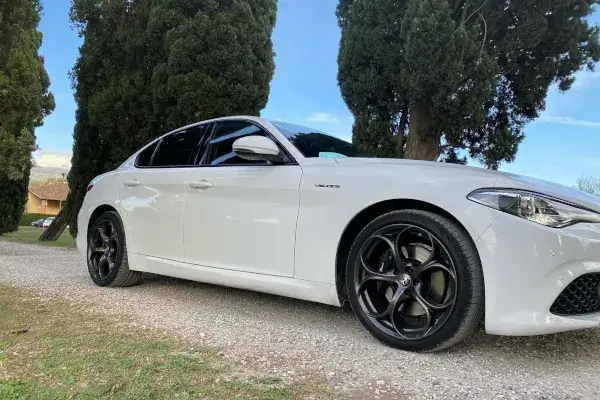 noleggio Alfa Romeo Giulia Veloce sesto fiorentino calenzano firenze