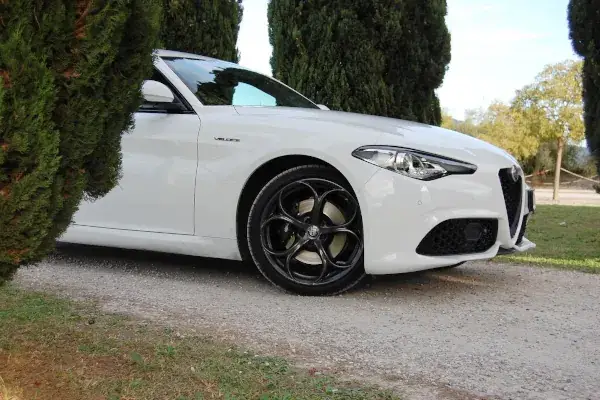 noleggio Alfa Romeo Giulia Veloce sesto fiorentino calenzano firenze