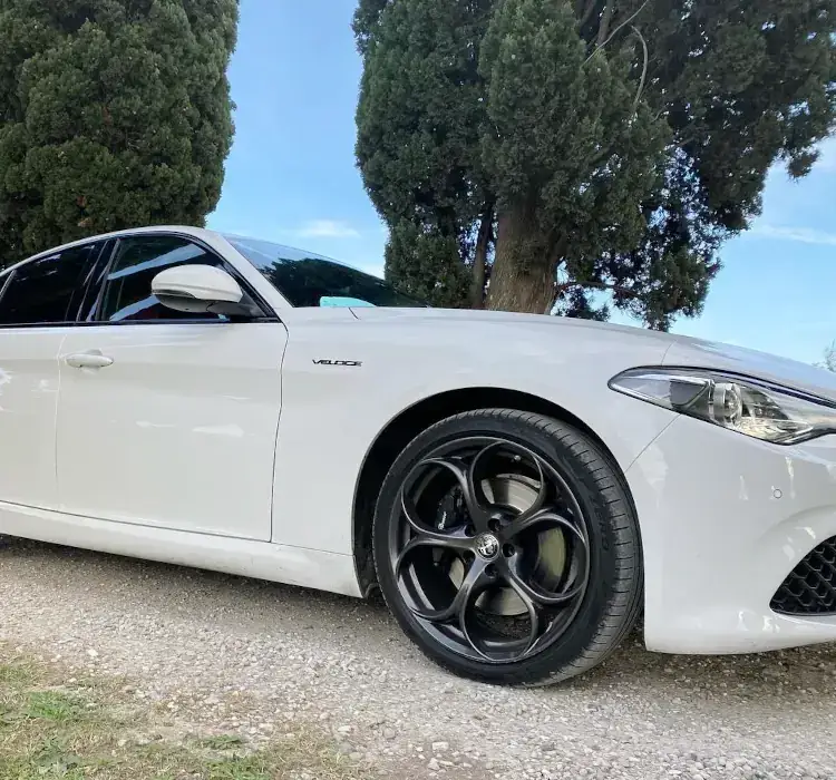Noleggio Alfa Romeo Giulia Veloce