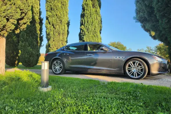 noleggio Maserati Quattroporte S Q4 sesto fiorentino calenzano firenze