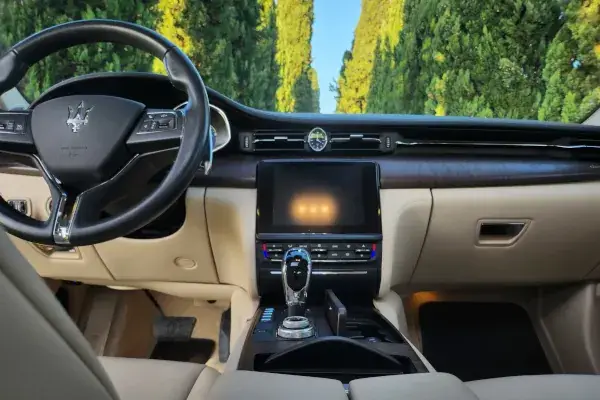 noleggio Maserati Quattroporte S Q4 sesto fiorentino calenzano firenze