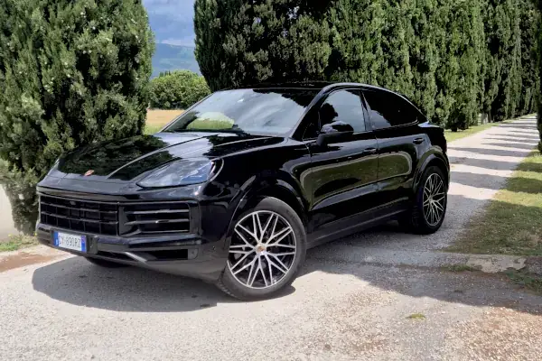 noleggio porsche cayenne sesto fiorentino calenzano firenze