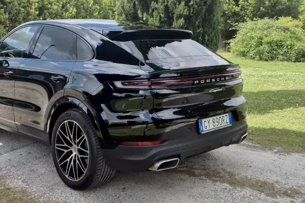 noleggio porsche cayenne sesto fiorentino calenzano firenze
