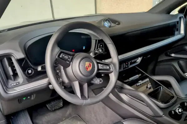 noleggio porsche cayenne sesto fiorentino calenzano firenze