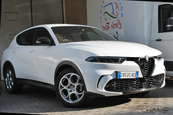 noleggio Alfa Romeo Tonale sesto fiorentino calenzano firenze