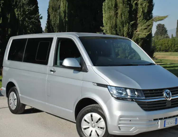 Noleggio Minibus 9 posti