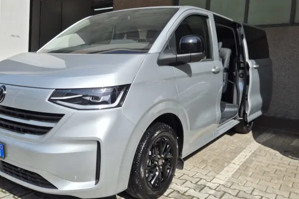 volkswagen Caravelle comfort minibus rental florence